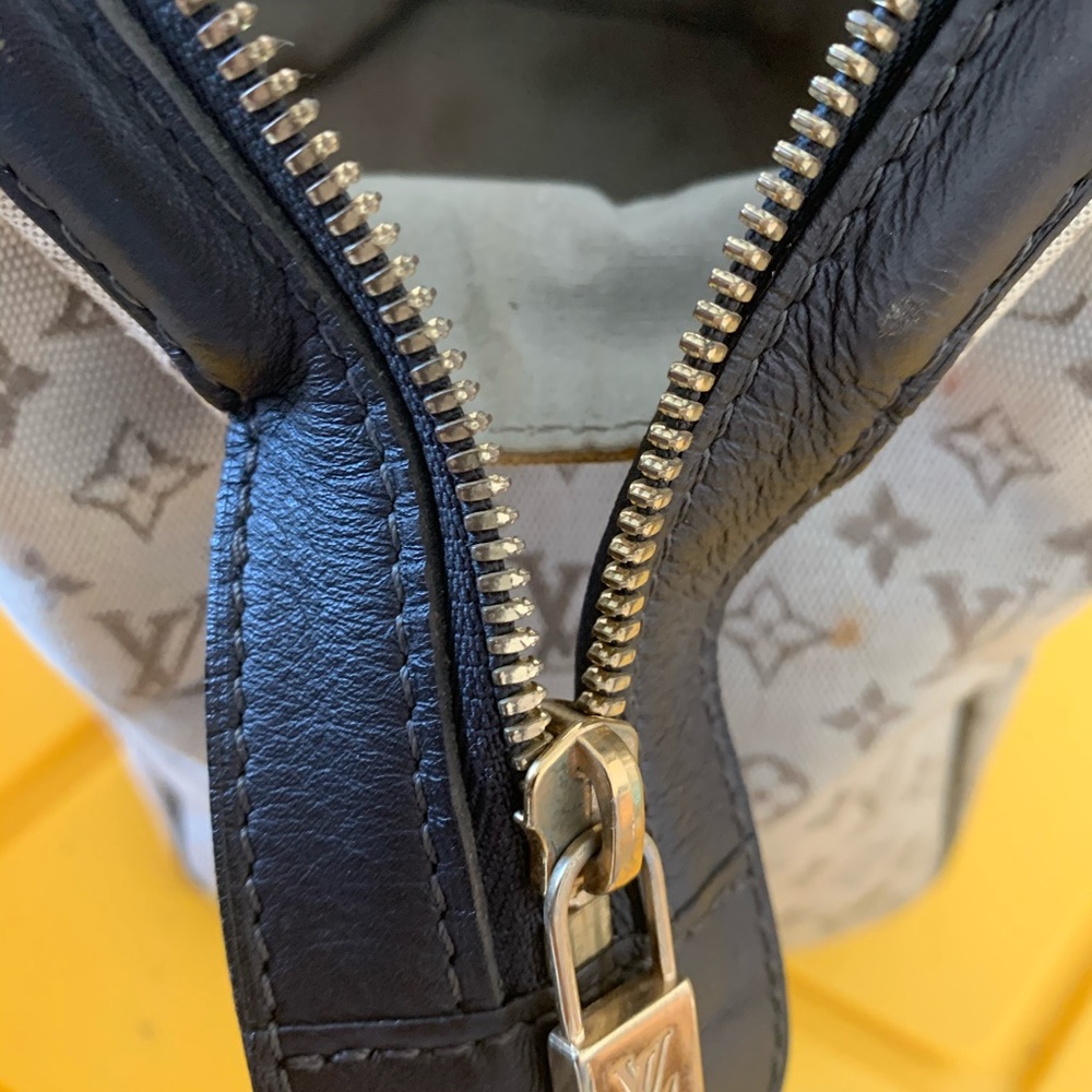 LV BAG - Picture 3 of 3